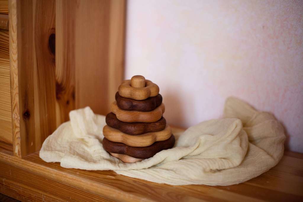 Деревянная пирамидка цветочная дуб-клён