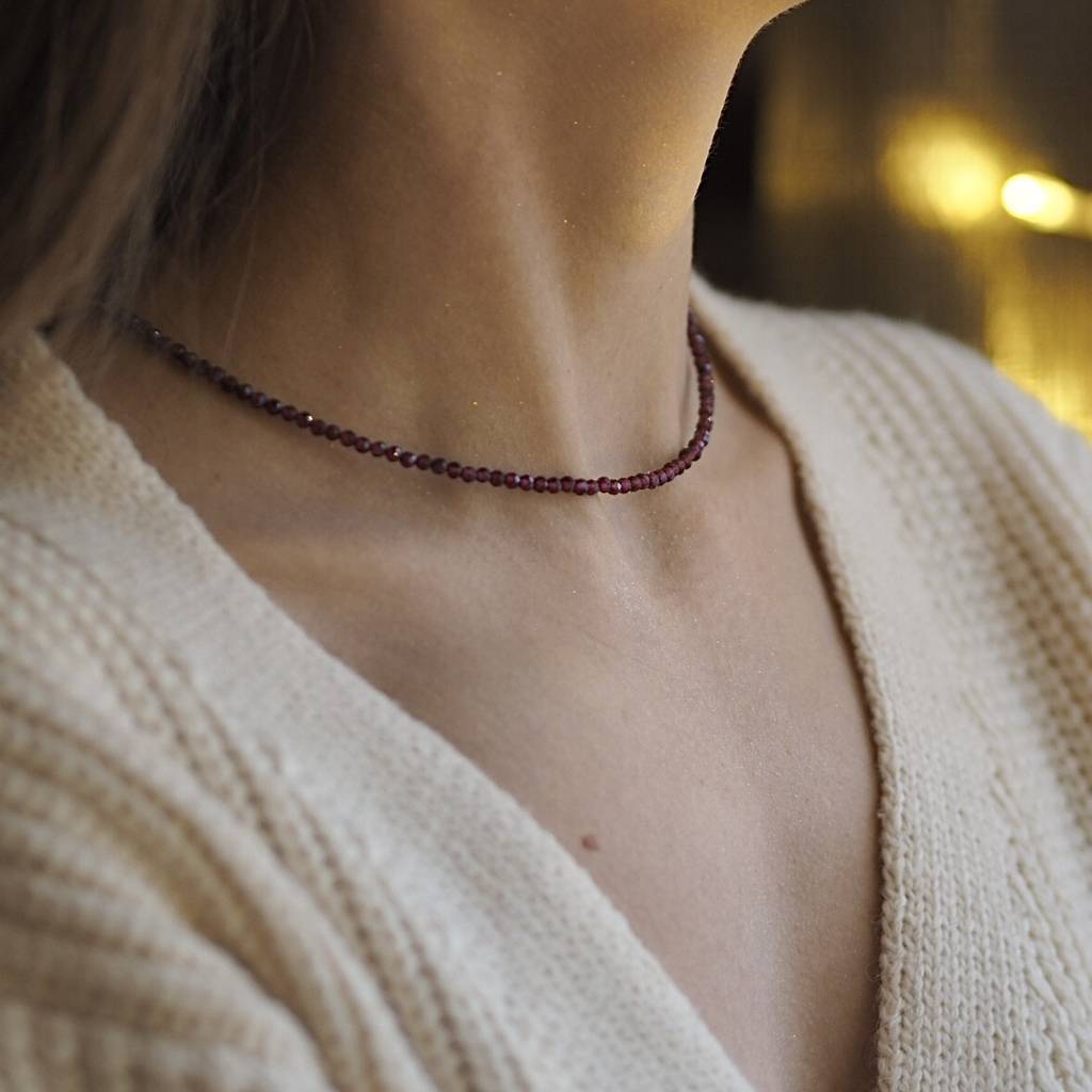 Чокер из граната