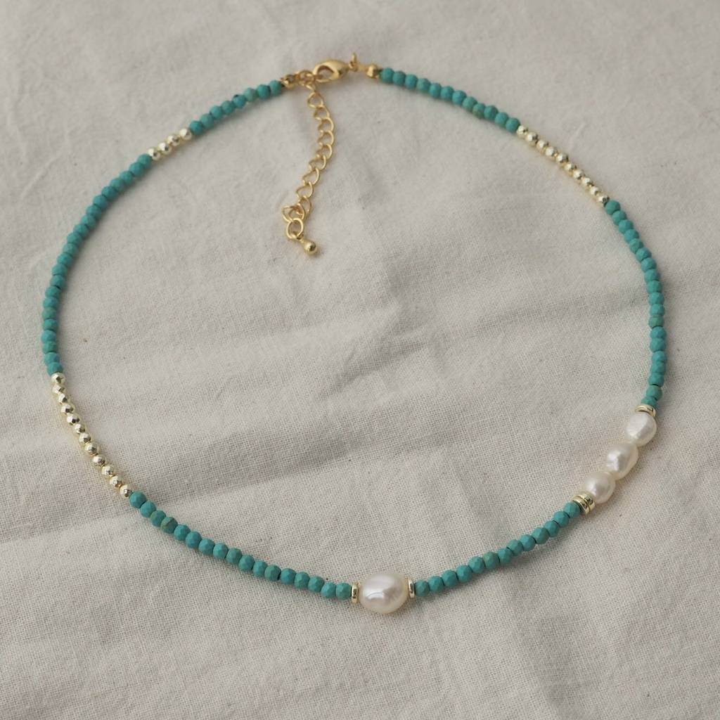 Чокер из турквенита с жемчугом