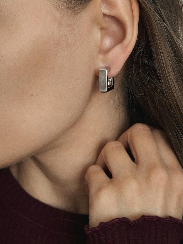 Серьги Квадрат BRUSH серебристые