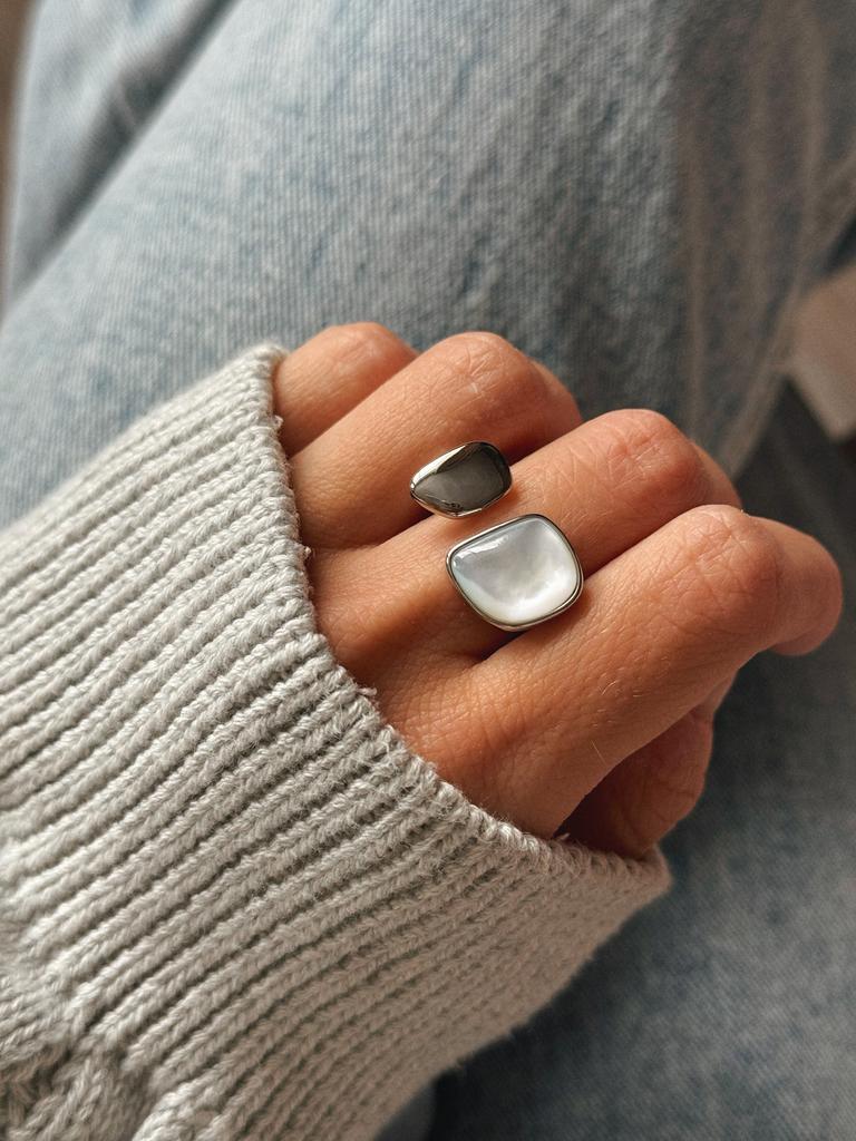 Кольцо с перламутром ELLE silver