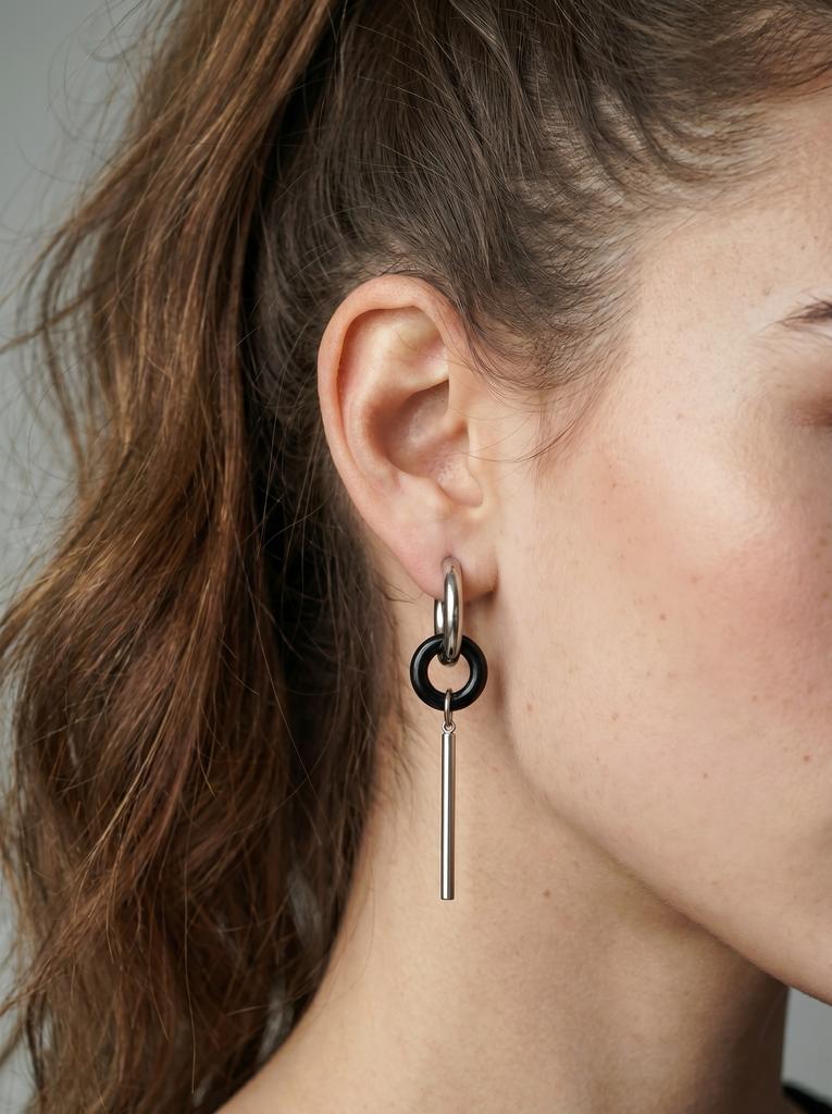 Серьги с черными кольцами