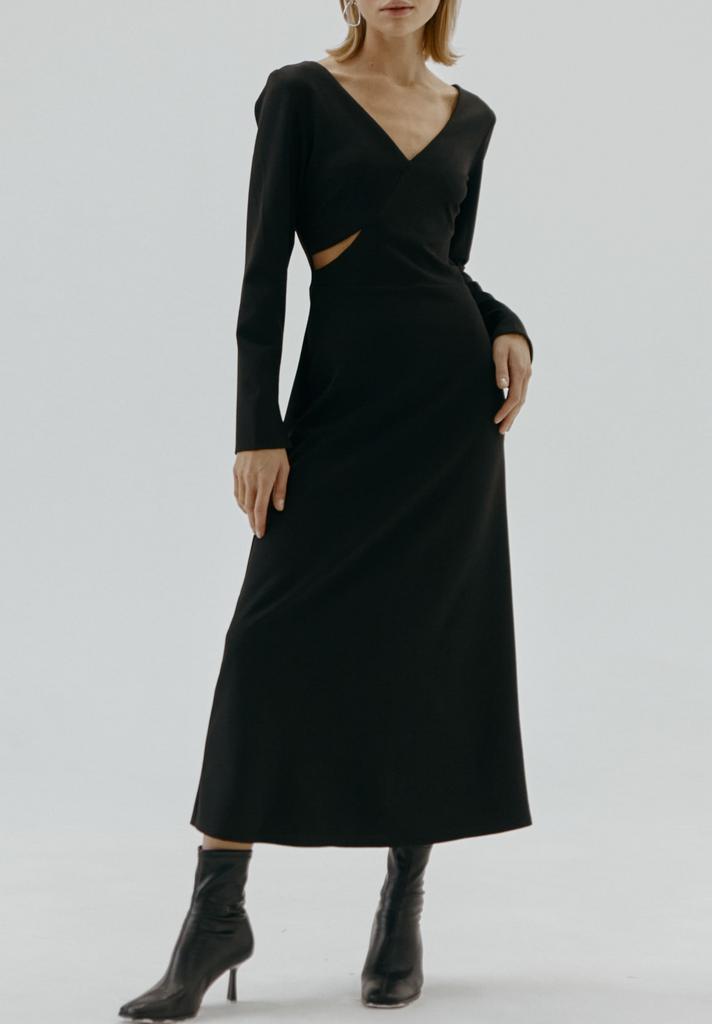 Платье  черное с вырезом «FOLLOW»