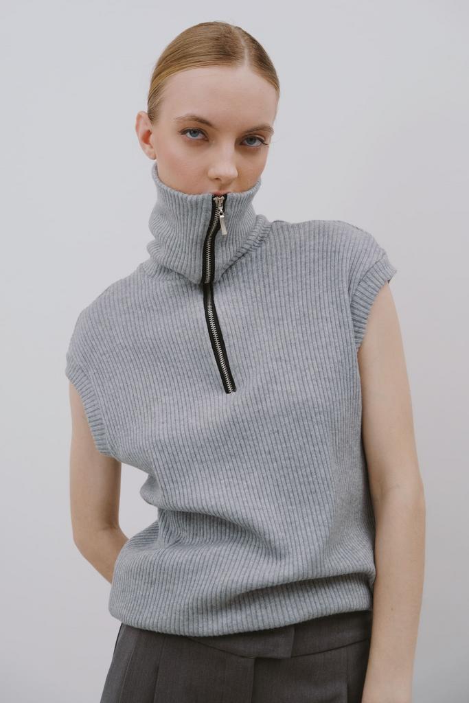 Жилет вязаный «TAG»