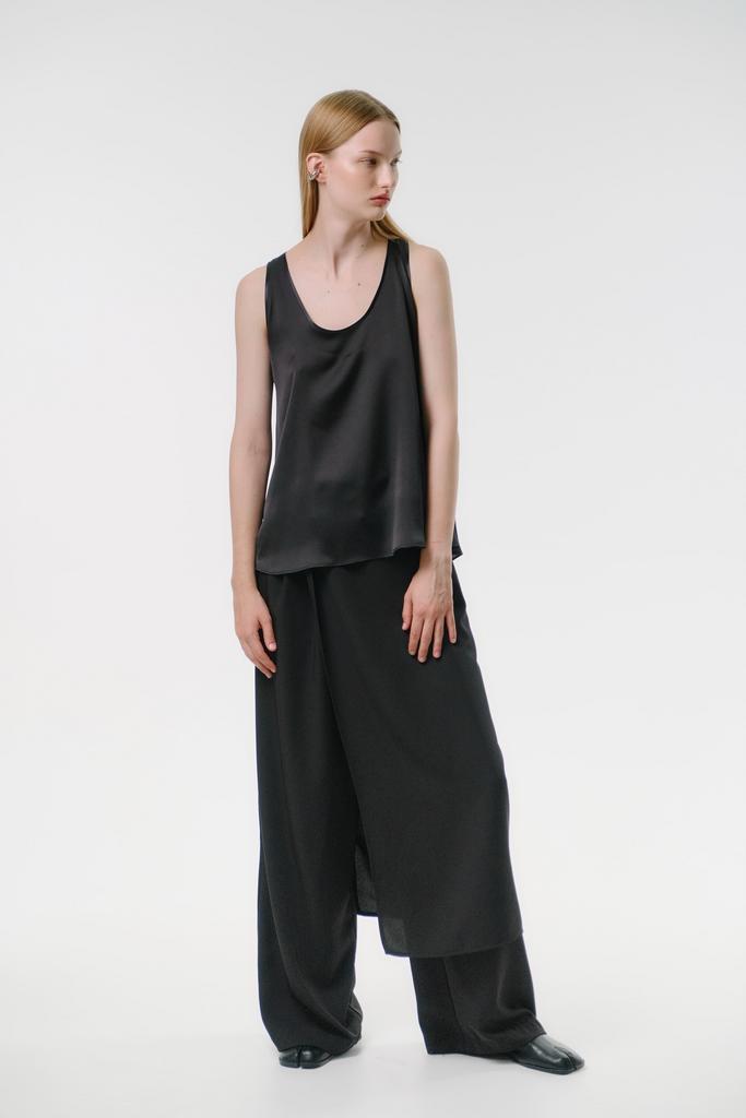 Топ c овальным вырезом