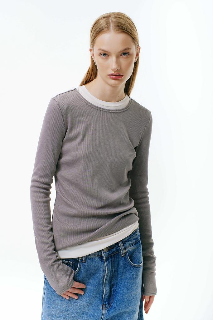 Лонгслив в рубчик прилегающего кроя