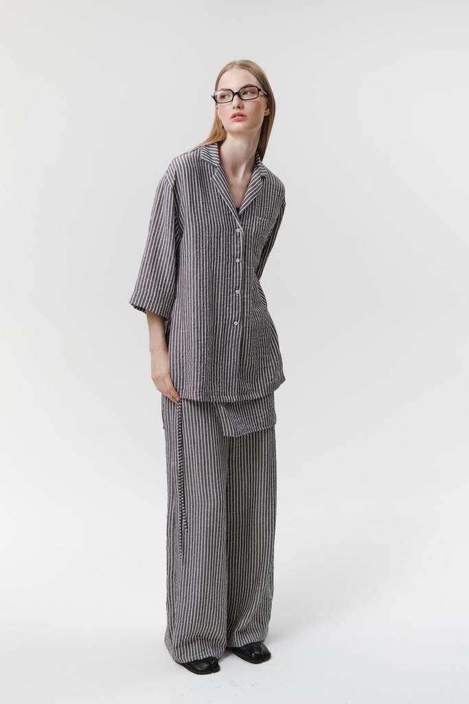 Рубашка в пижамном стиле серая