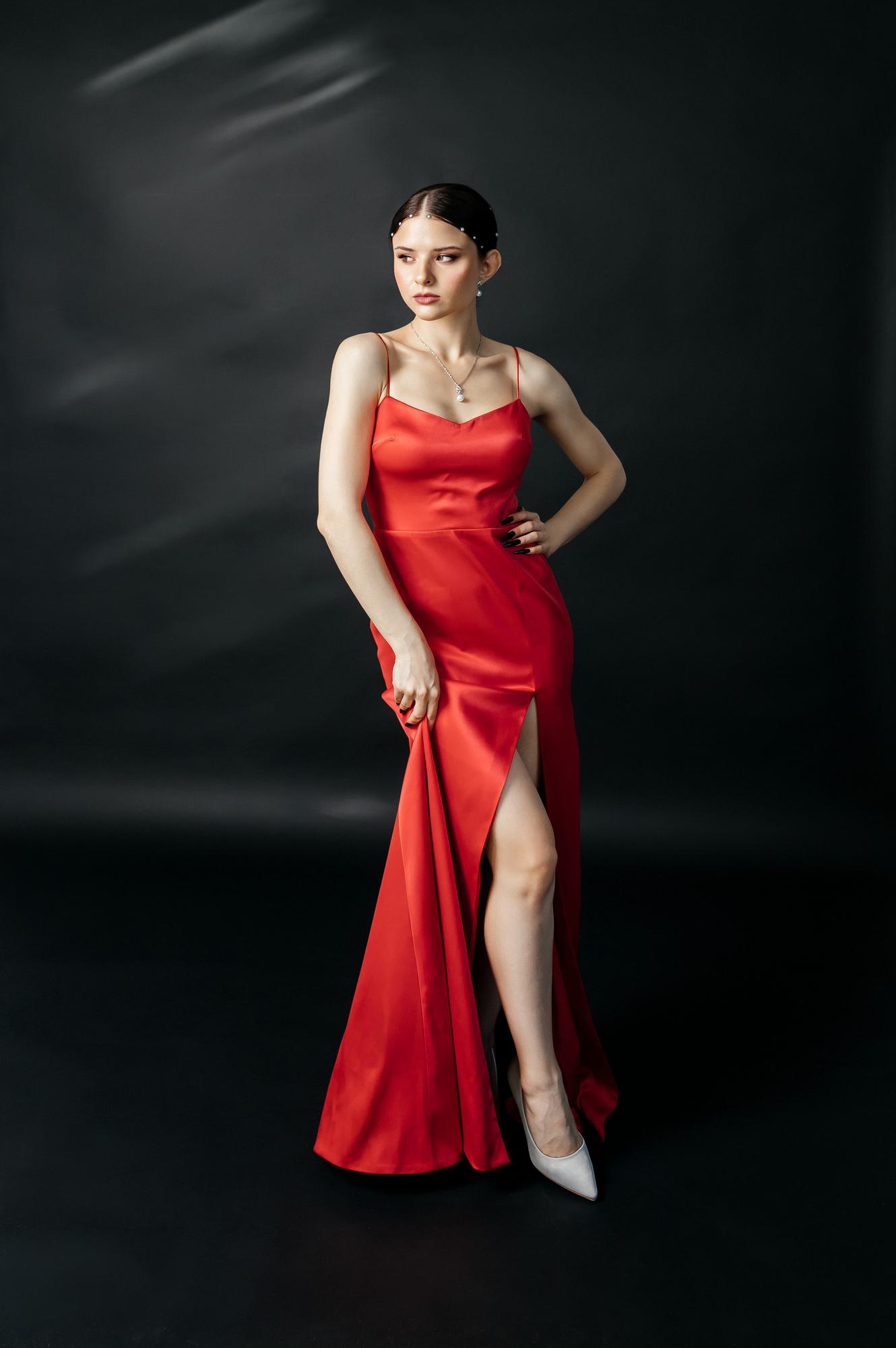 Вечернее платье Трифена red