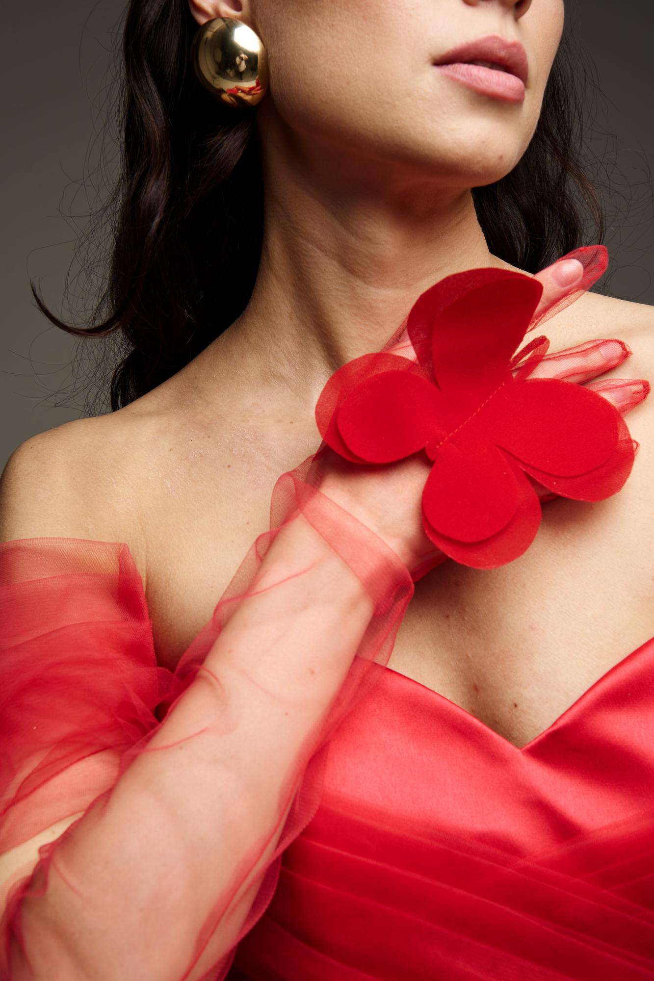 Перчатки с бабочкой