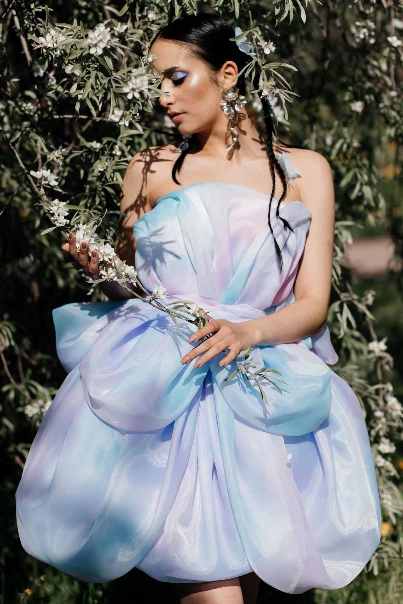 Вечернее платье в форме цветка Блум