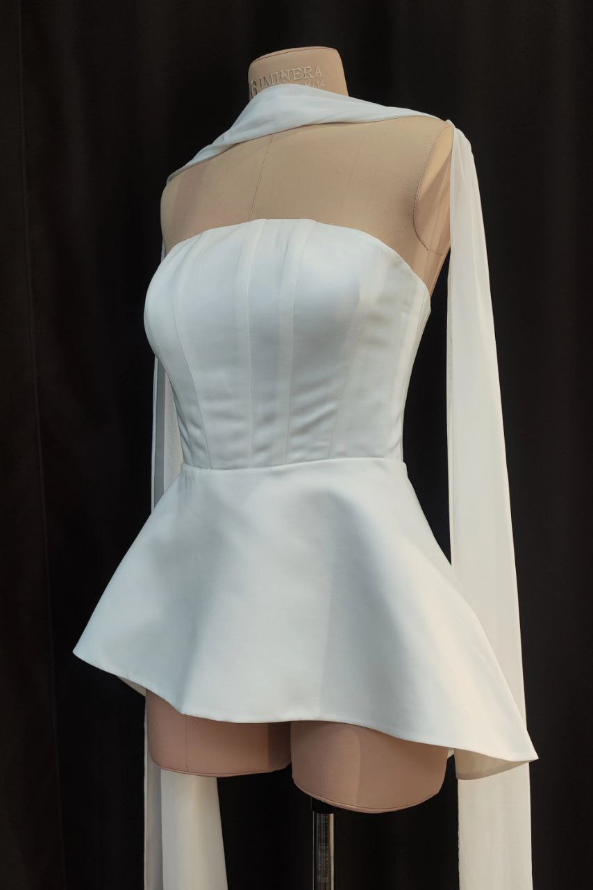 Прямой корсет с баской