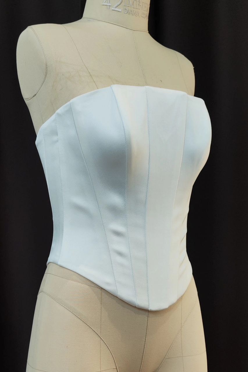 Прямой корсет с заниженной талией