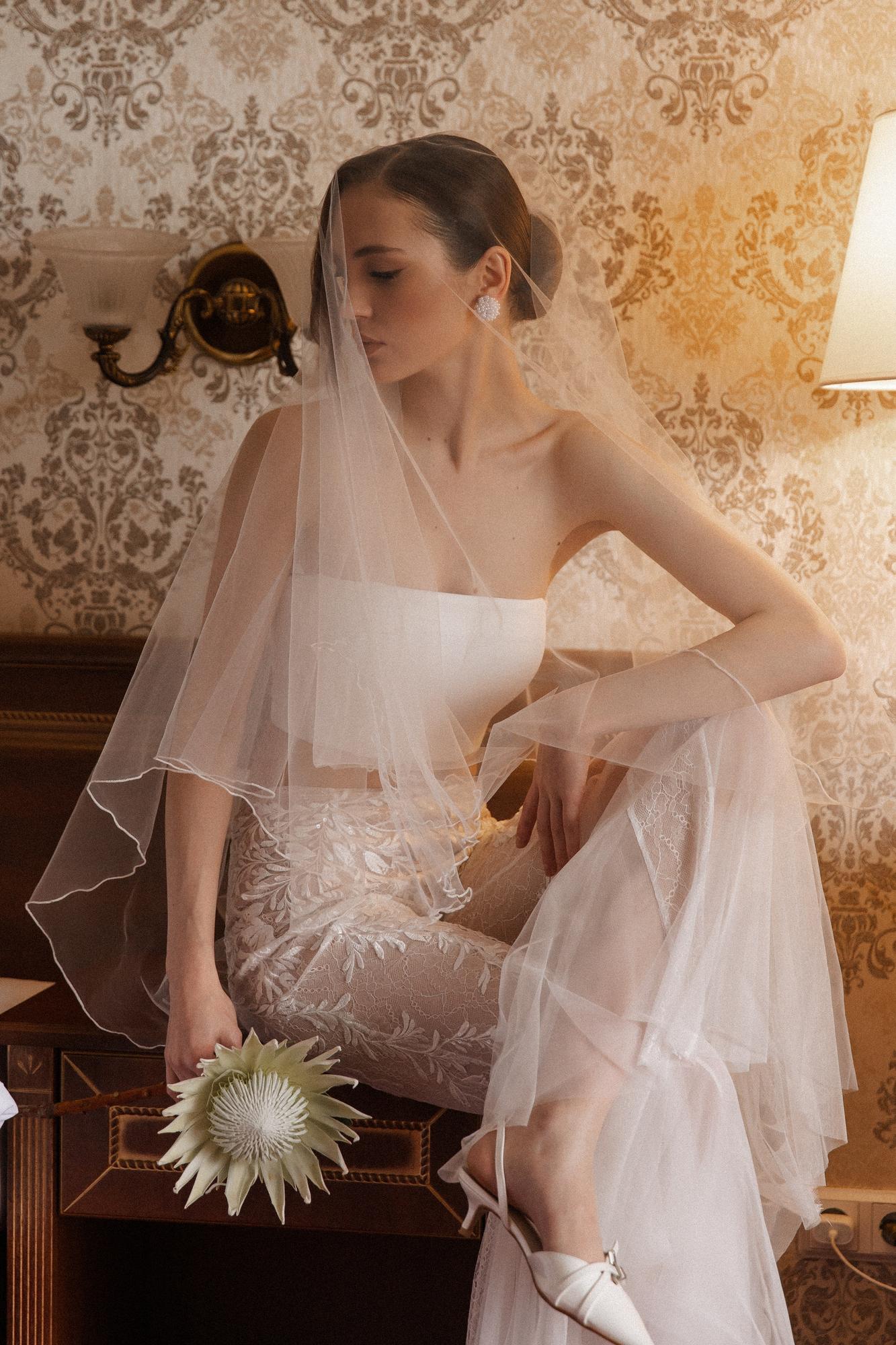 Перекидная короткая фата с кантом