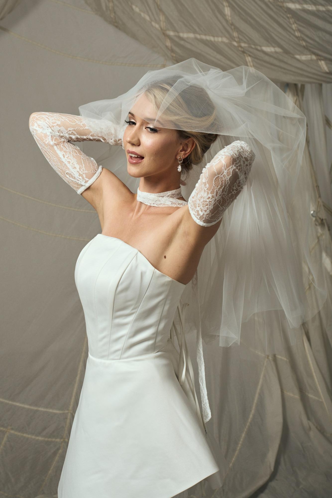 Короткая объемная фата