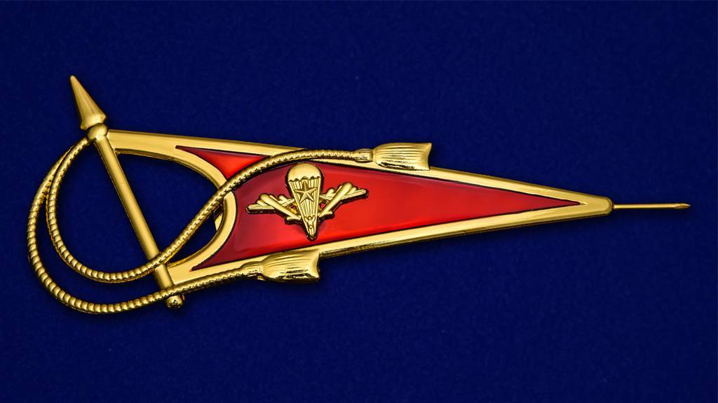 Уголок на берет ВДВ. Красный