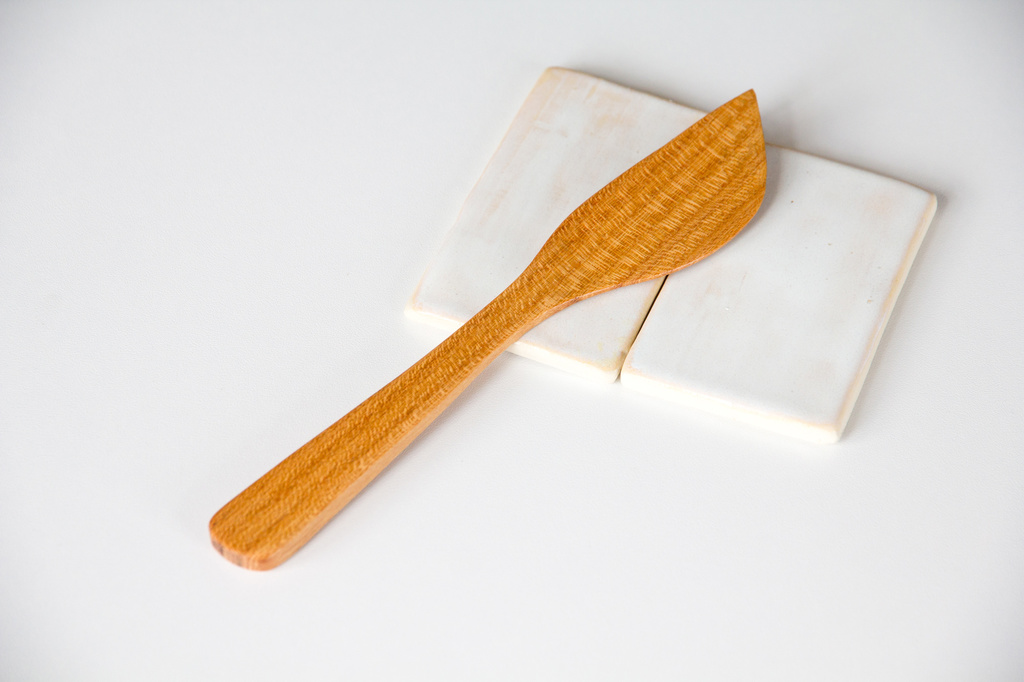 НОЖ ДЛЯ МАСЛА И ПАШТЕТОВ