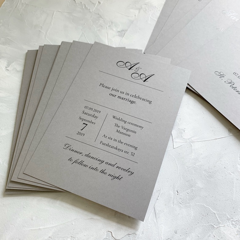 Приглашение на тёмно-серой бумаге с бархатистой фактурой