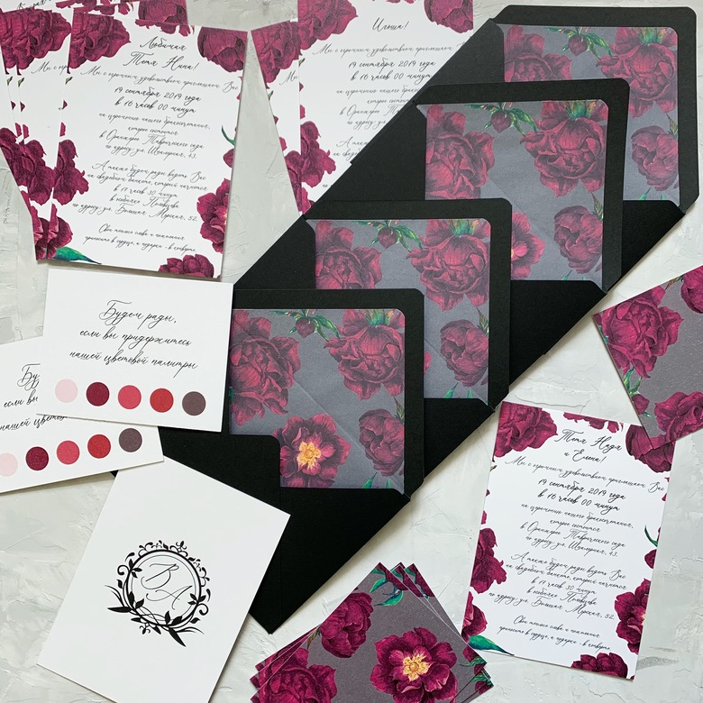 Приглашение на свадьбу с бордовыми пионами