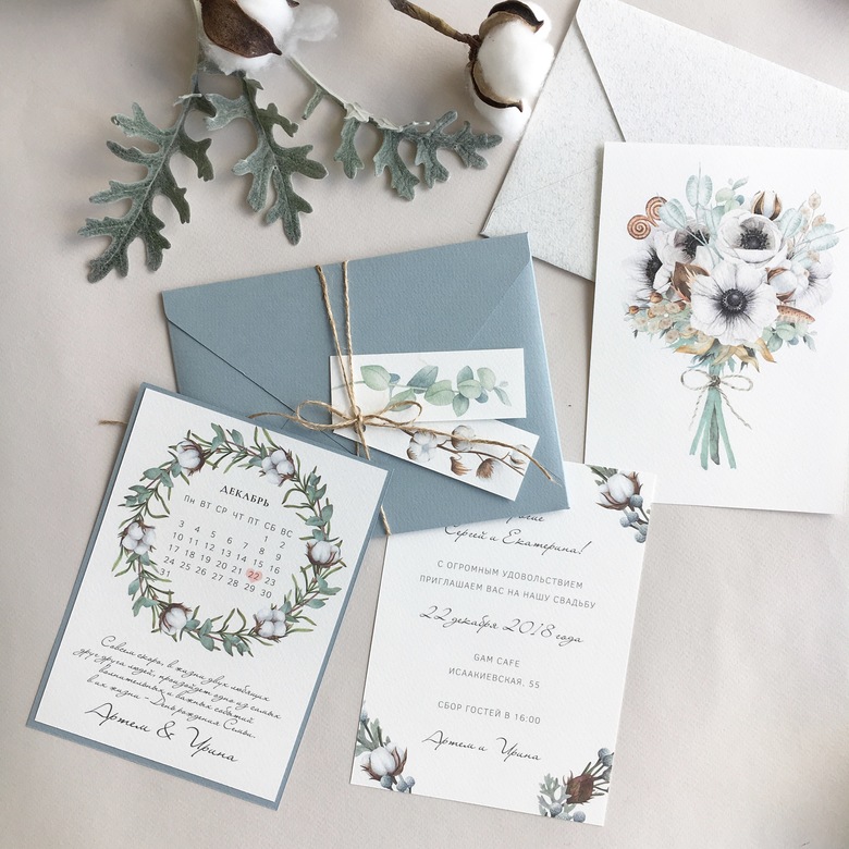 Приглашения на свадьбу с календарём, венком и зимним букетом