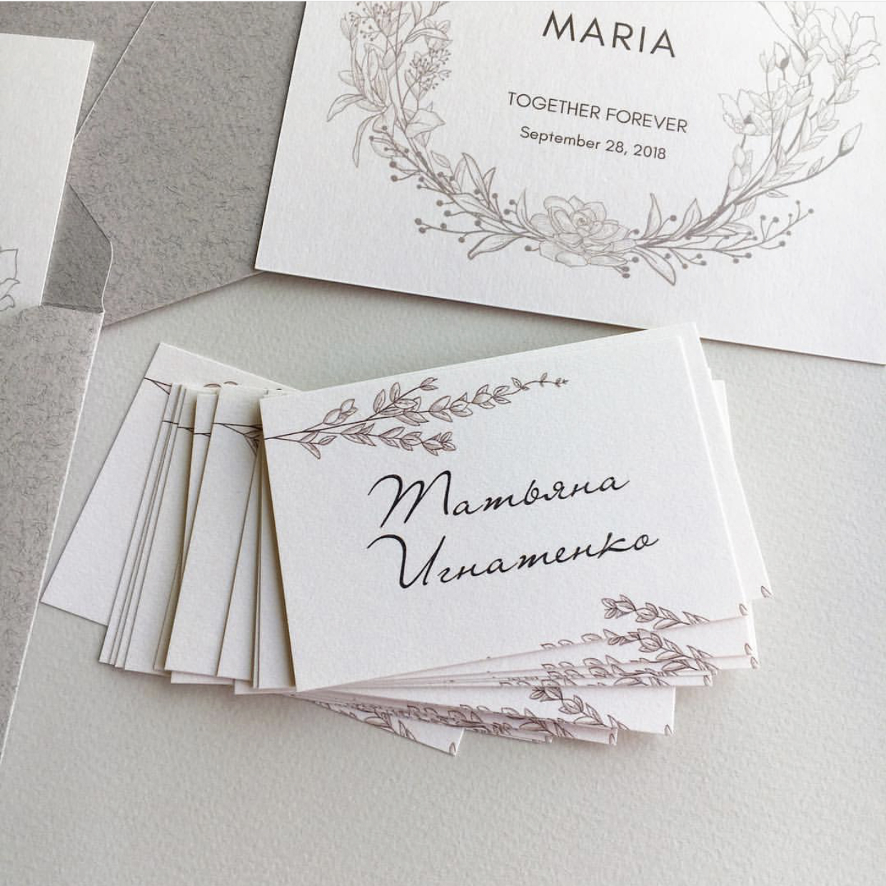 Карточки рассадки за свадебным столом