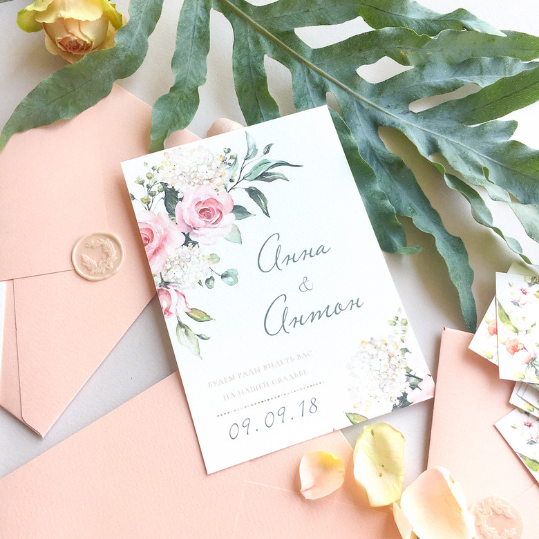 Пригласительные на свадьбу с нежно-розовыми цветами