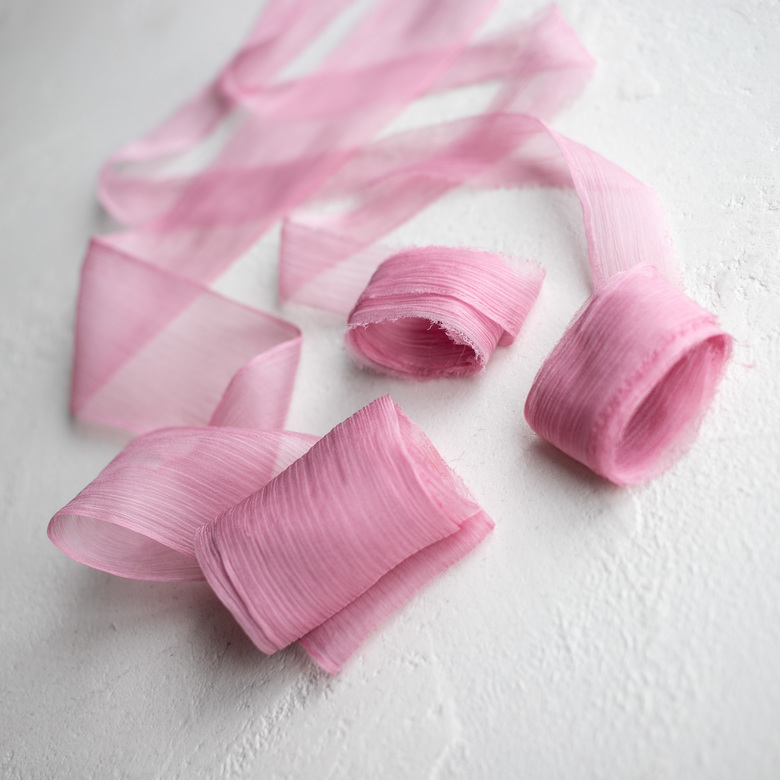 Шелковые ленты ручного окрашивания розовые