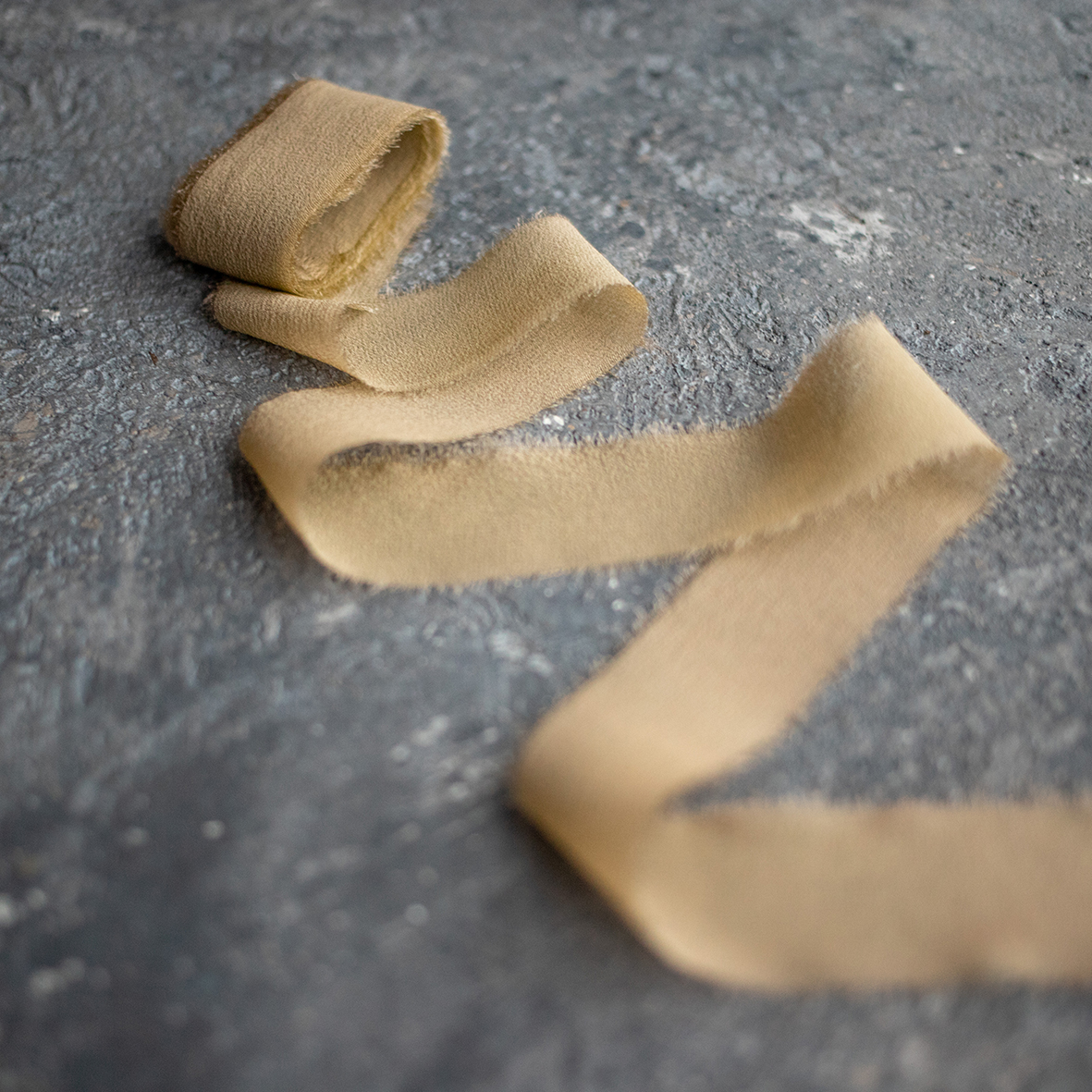 Шелковая лента ручного окрашивания из шифона "Олива "