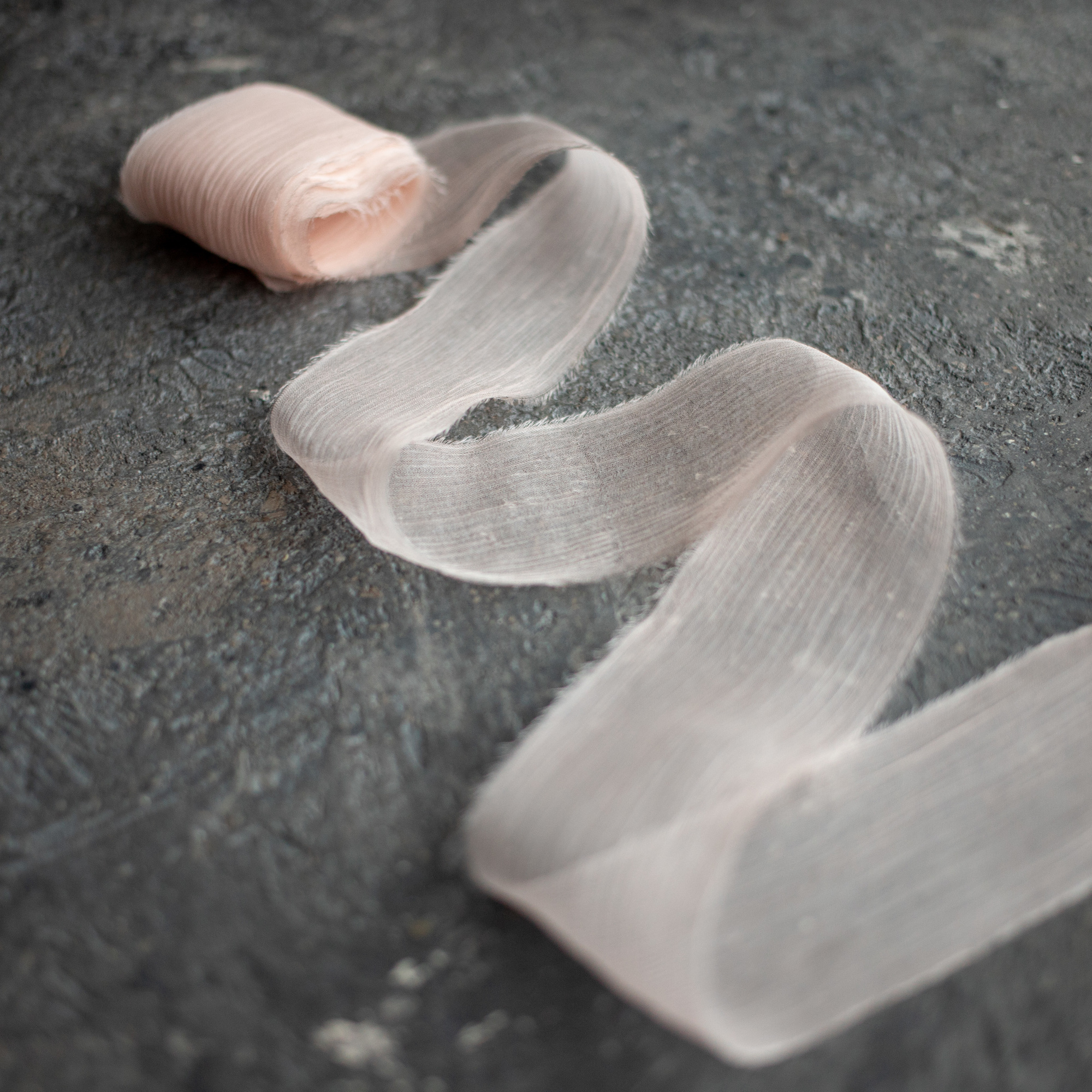 Шелковая лента ручной работы из жатого шифона "Жареный Миндаль"