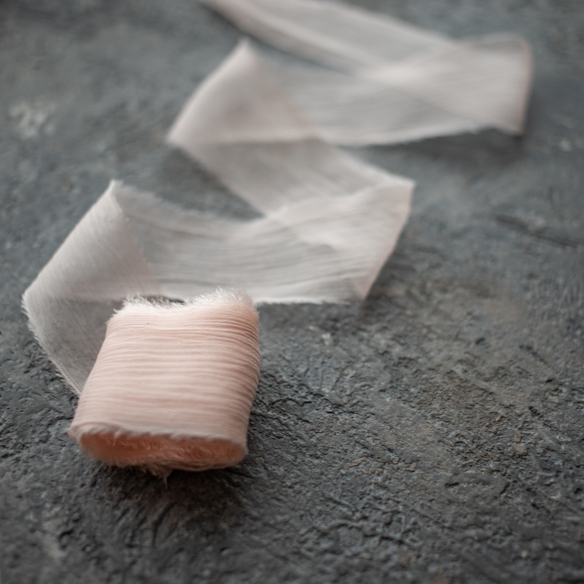 Шелковая лента ручной работы из жатого шифона