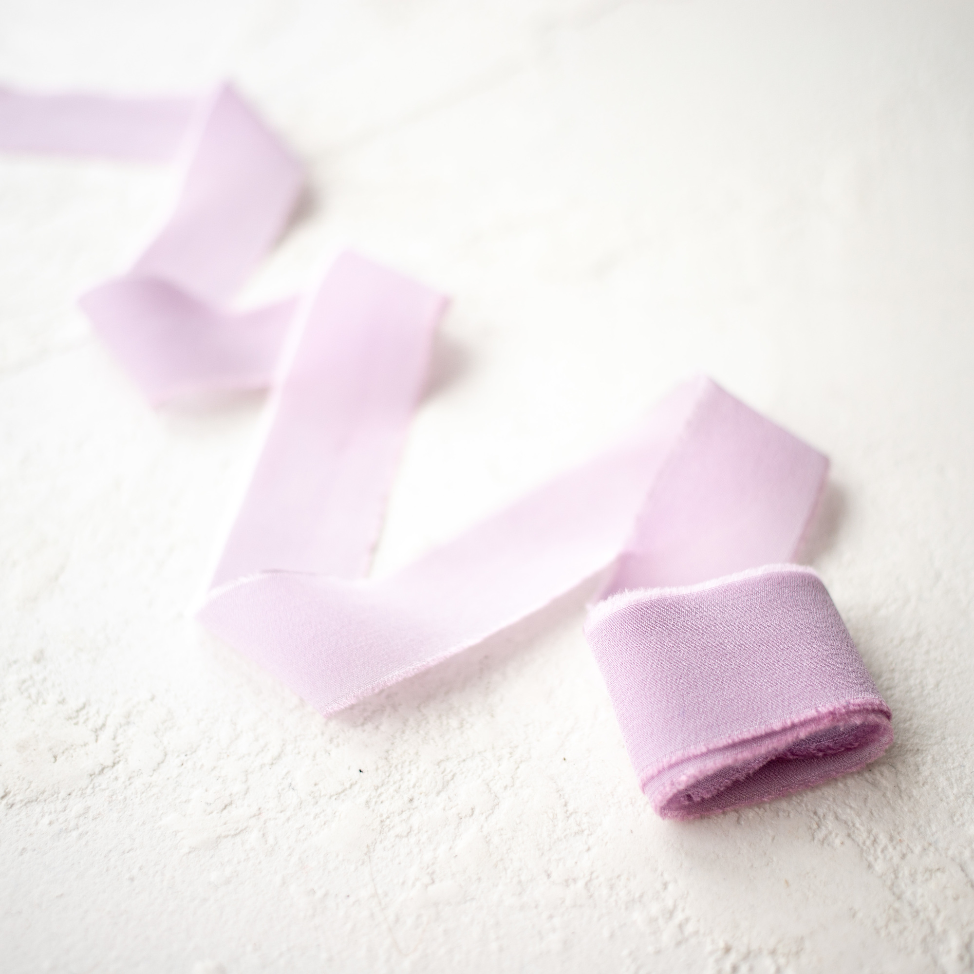 Шелковая лента ручного окрашивания из крепдешина цвет  "Лавандовый"