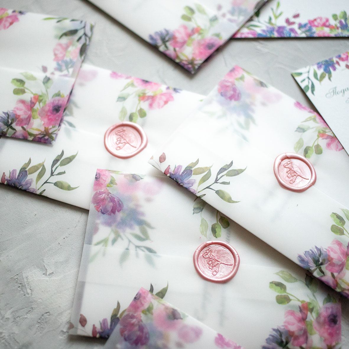 Свадебные приглашения на розовую свадьбу с цветами цена