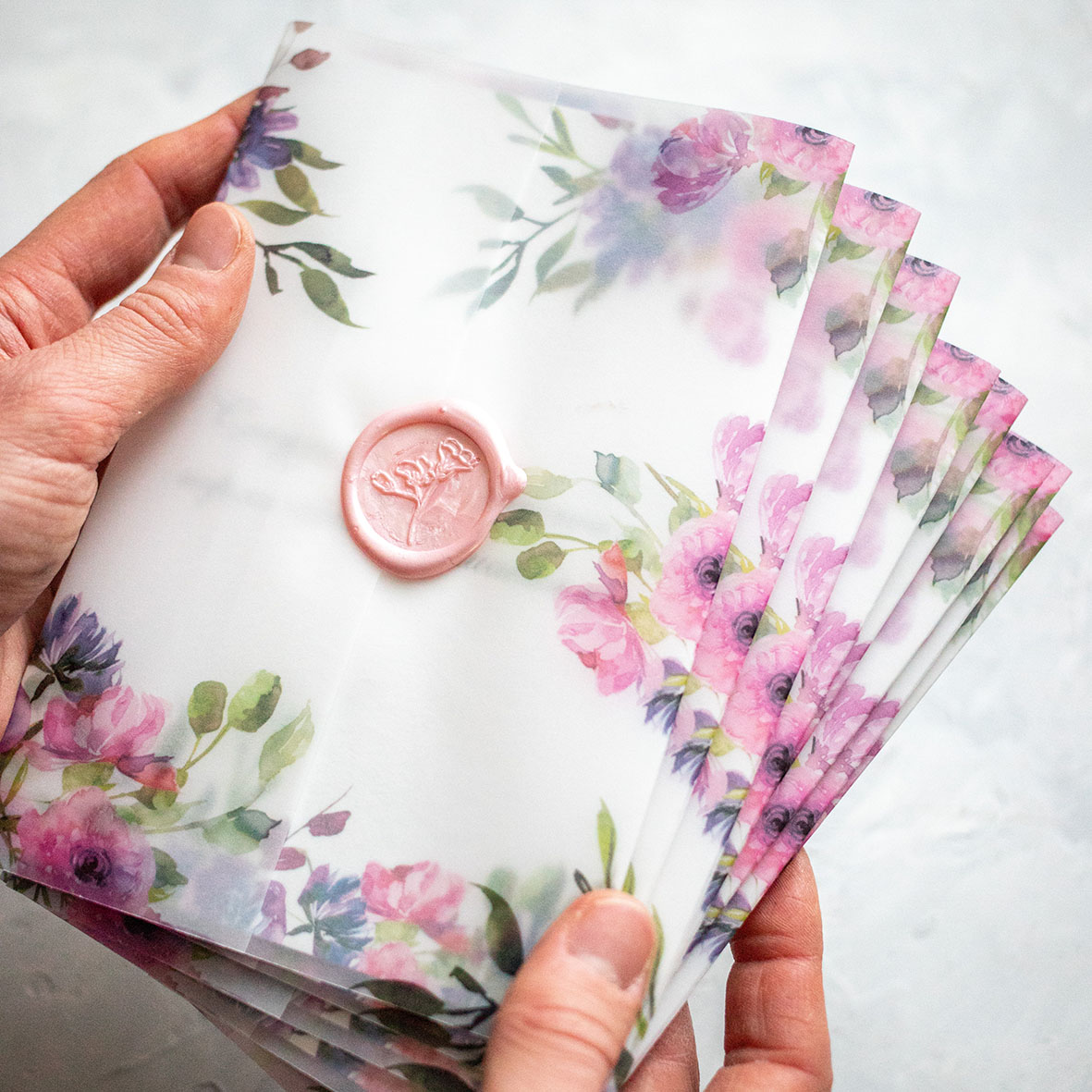 Свадебные приглашения на розовую свадьбу с цветами цена