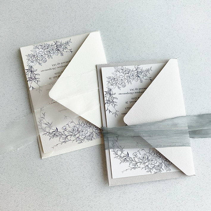 Пригласительные на свадьбу с шелковыми лентами