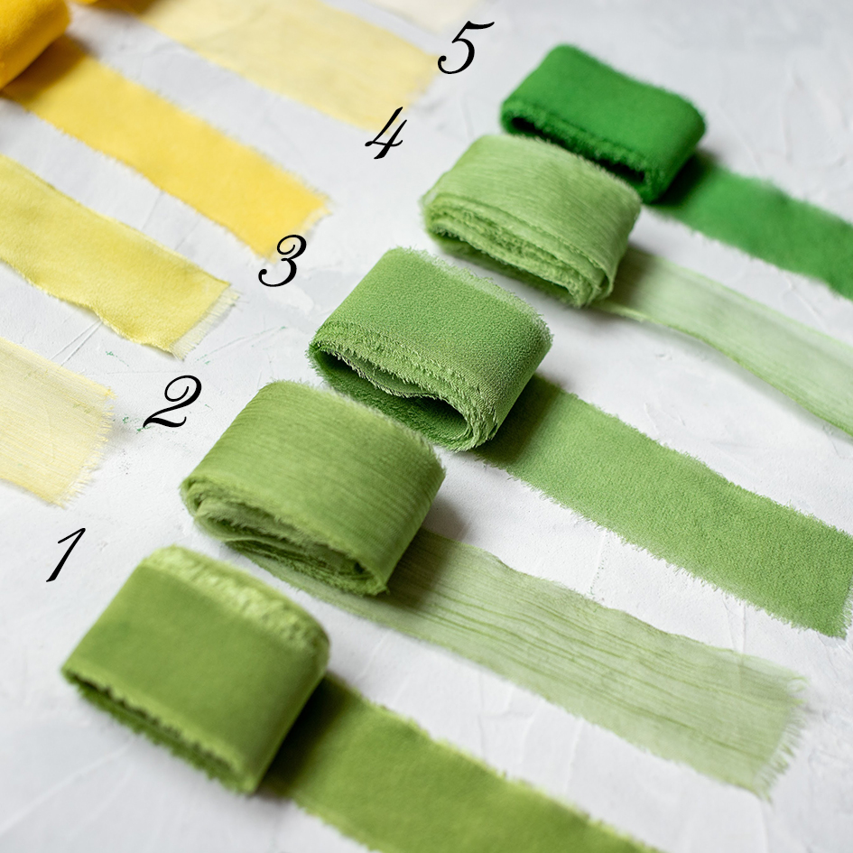 Шелковые ленты ручного окрашивания в зеленых оттенках