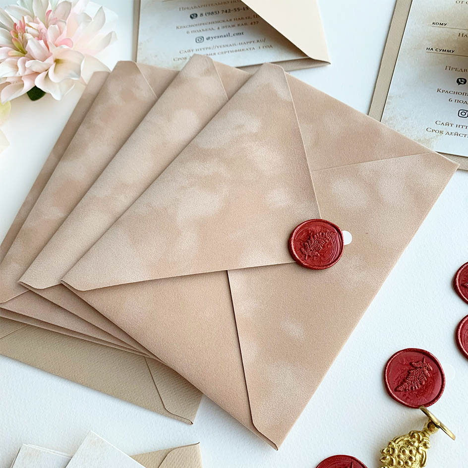 бежевые бархатные конверты купить в магазине