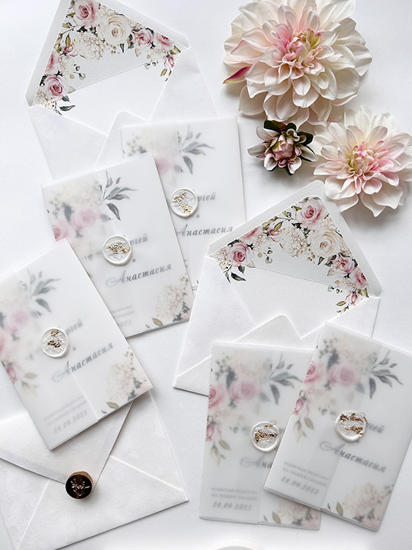 Пригласительные на свадьбу с розами и белыми цветами