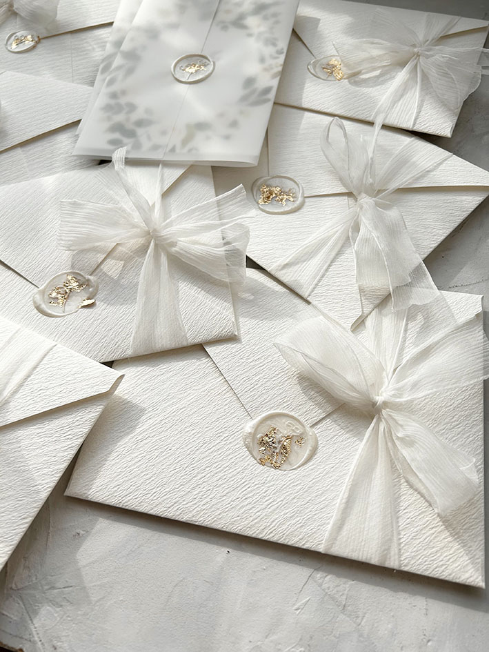 Конверт из бумаги  "слоновая кость"