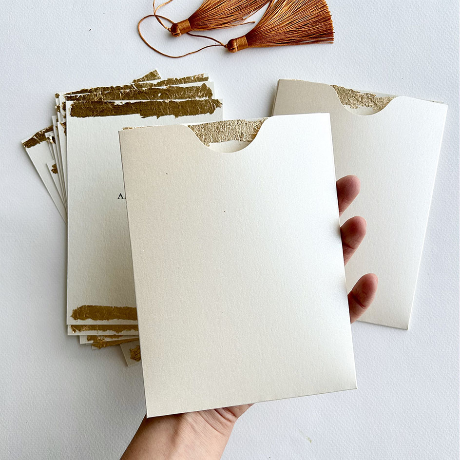 Бежевые перламутровые конверты