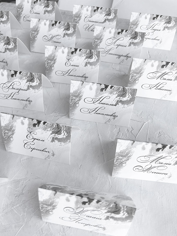 Рассадка гостей за столом мрамор