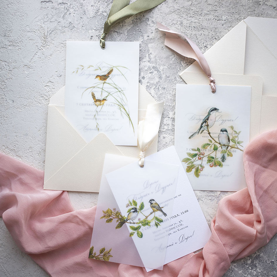 Дизайнерское приглашение на свадьбу с птицами и калькой