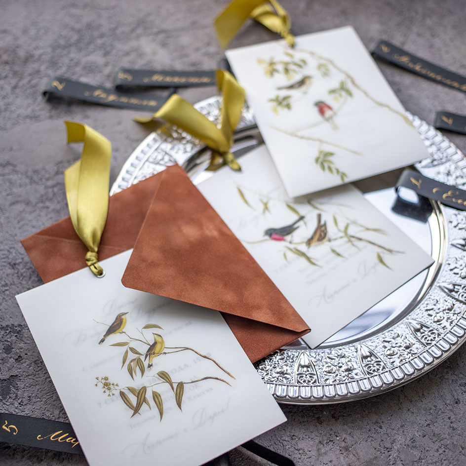 Свадебное приглашение с птицами на кальке и атласной лентой, печать под заказ