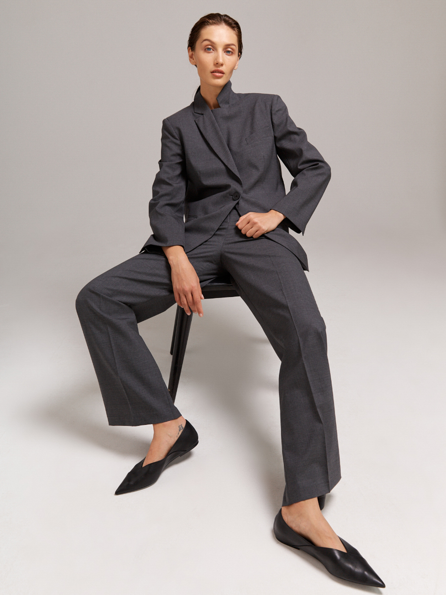 RELAXED-FIT WOOL BLAZER