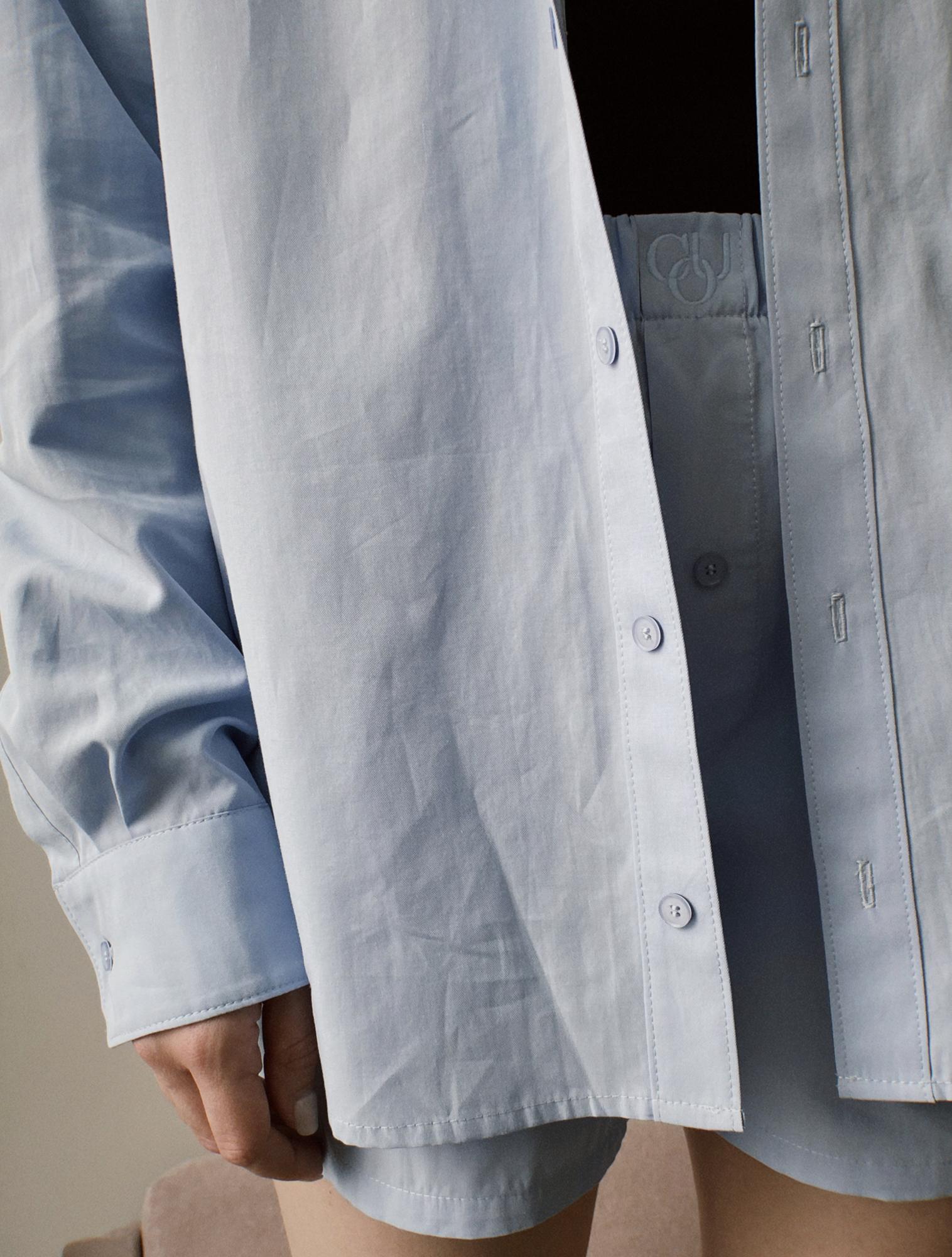 Рубашка мужского кроя классическая голубая