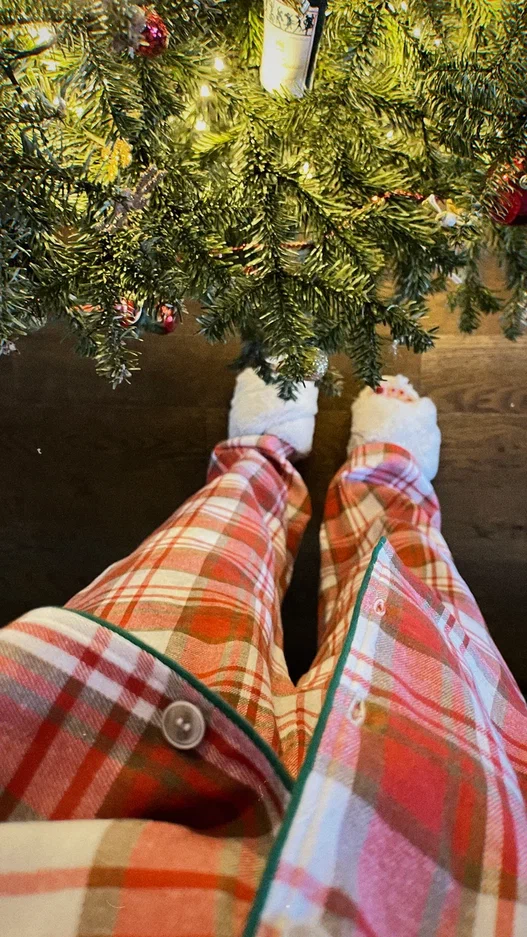 Пижама в красно-белую клетку