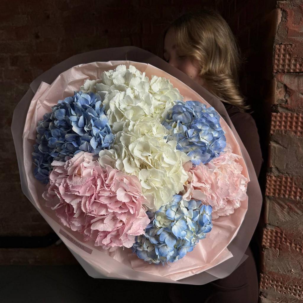 Букет гортензий микс