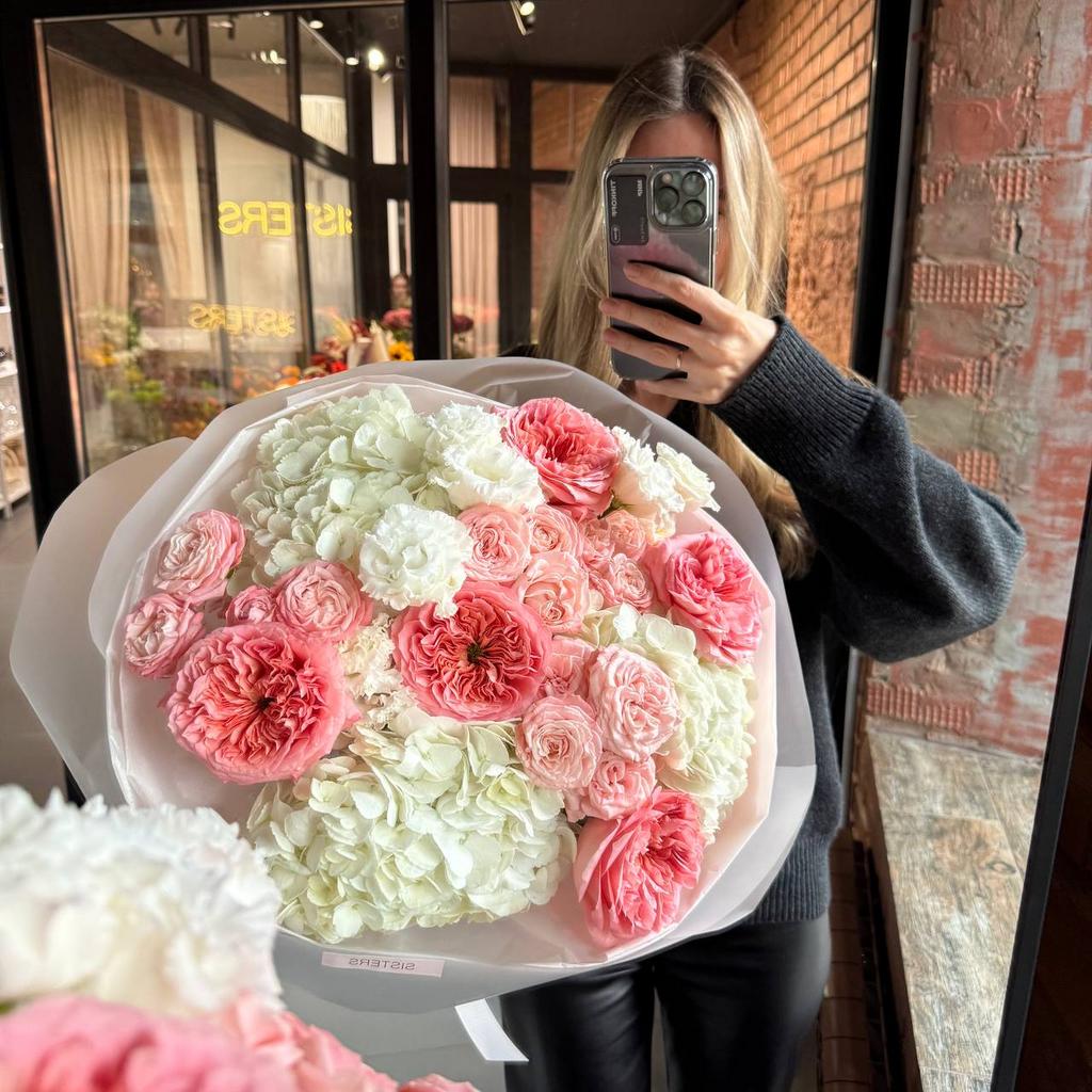 WOW - букет "Клубничный поцелуй"