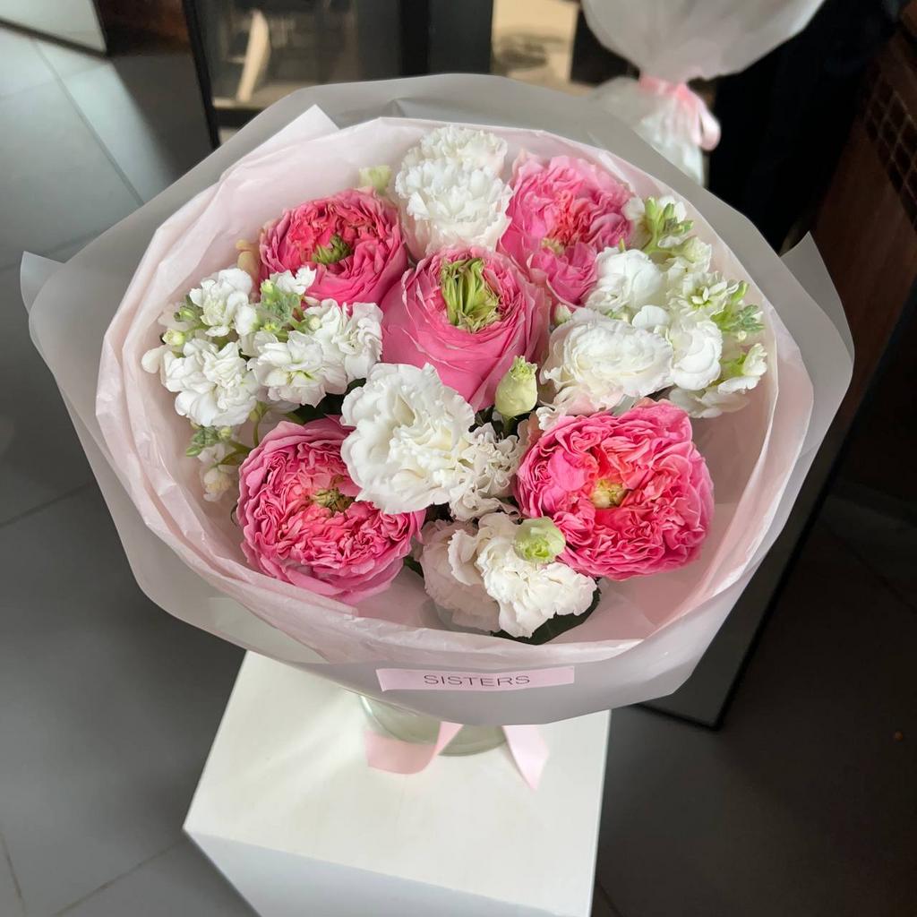 WOW - букет "Клубничный поцелуй"