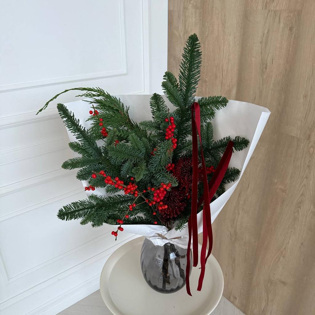 Еловый букет красный