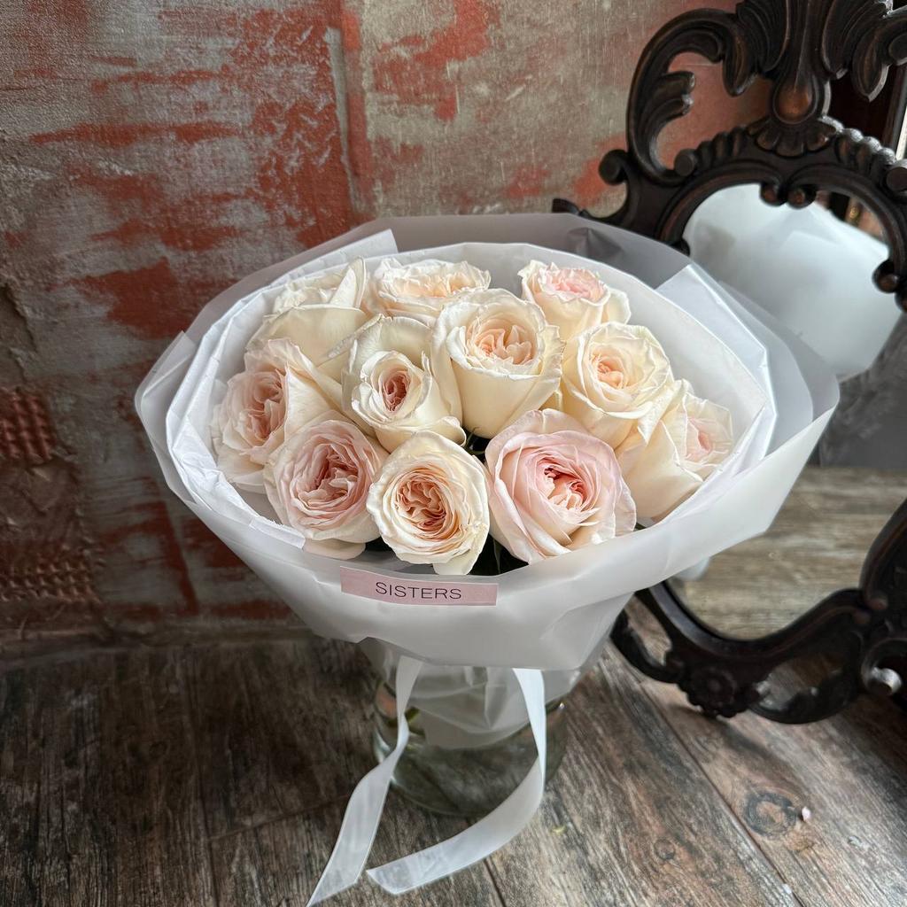 Букет пионовидных роз Охара