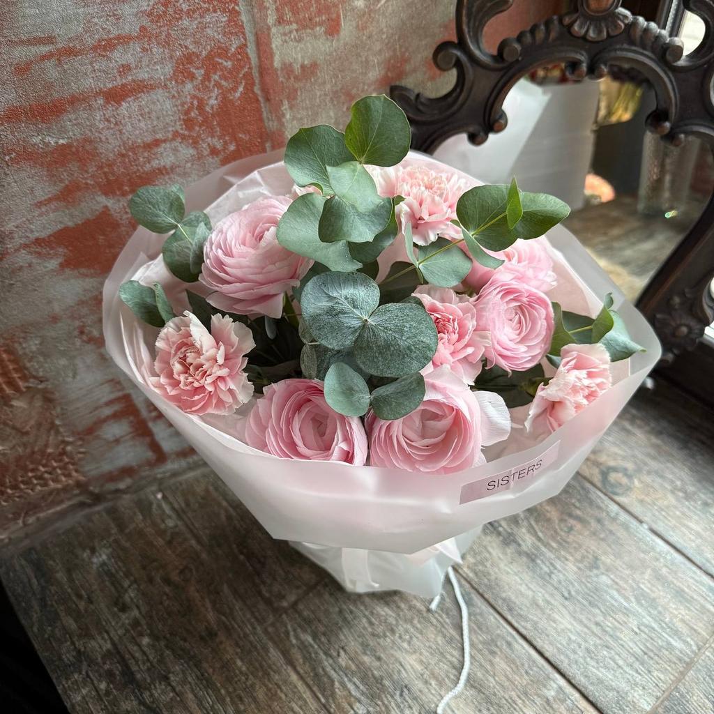 Букет ранункулюсы+диантусы